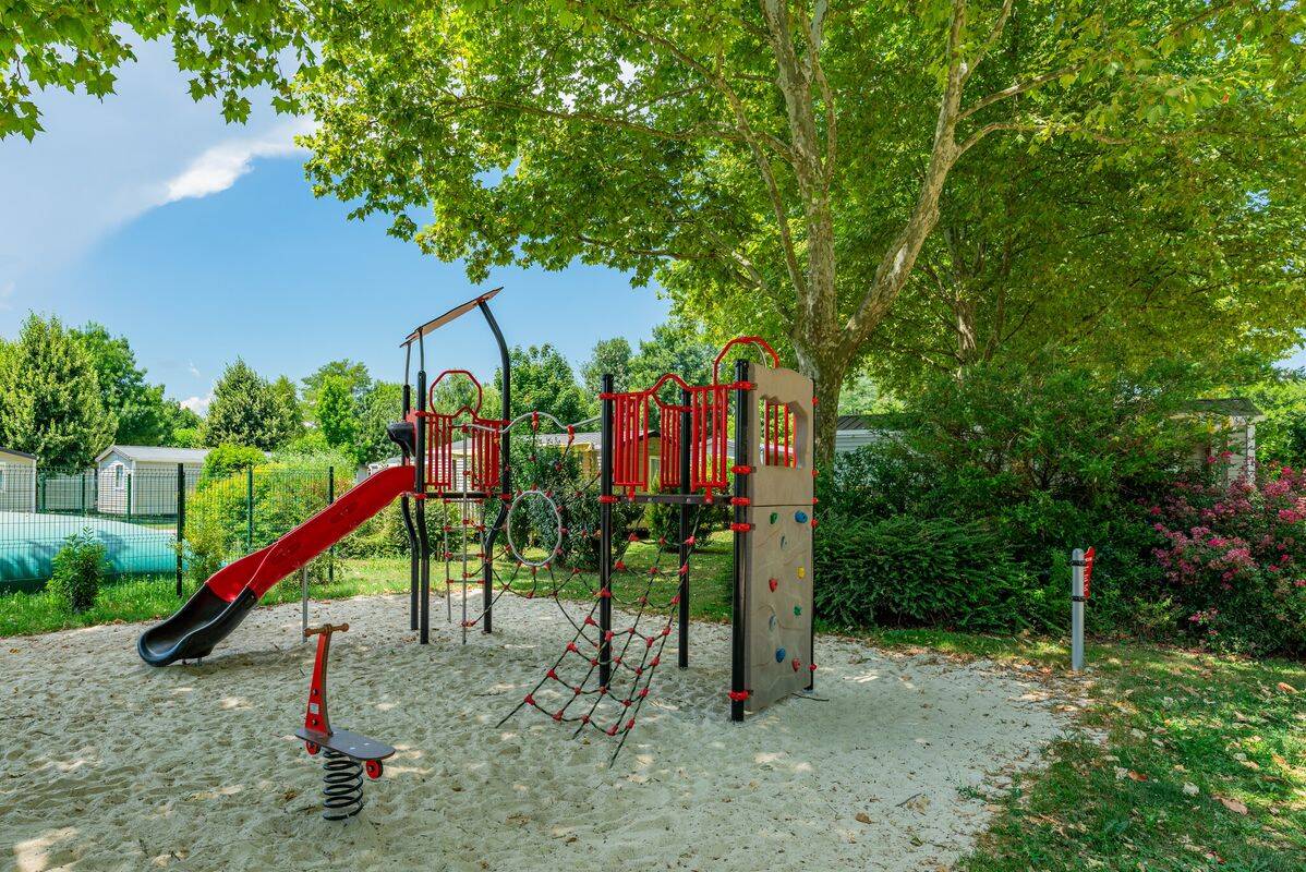 Camping Château de Galaure, France, Drôme, Châteauneuf-de-Galaure