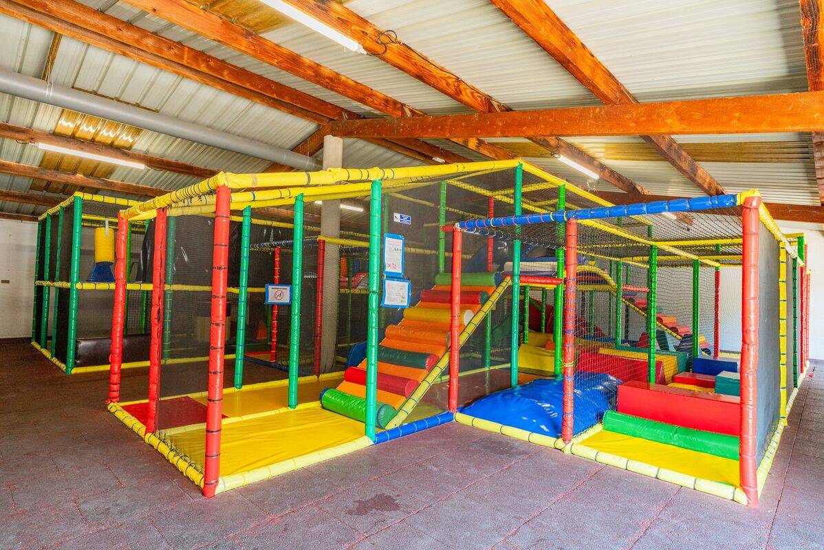 Camping Château de Galaure, France, Drôme, Châteauneuf-de-Galaure