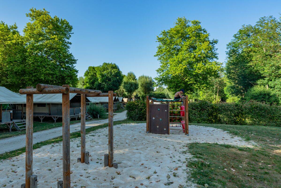 Camping Château de Galaure, France, Drôme, Châteauneuf-de-Galaure