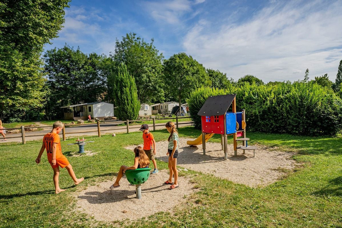 Camping Paris-Est, France, Ile-de-France, Paris-Champigny