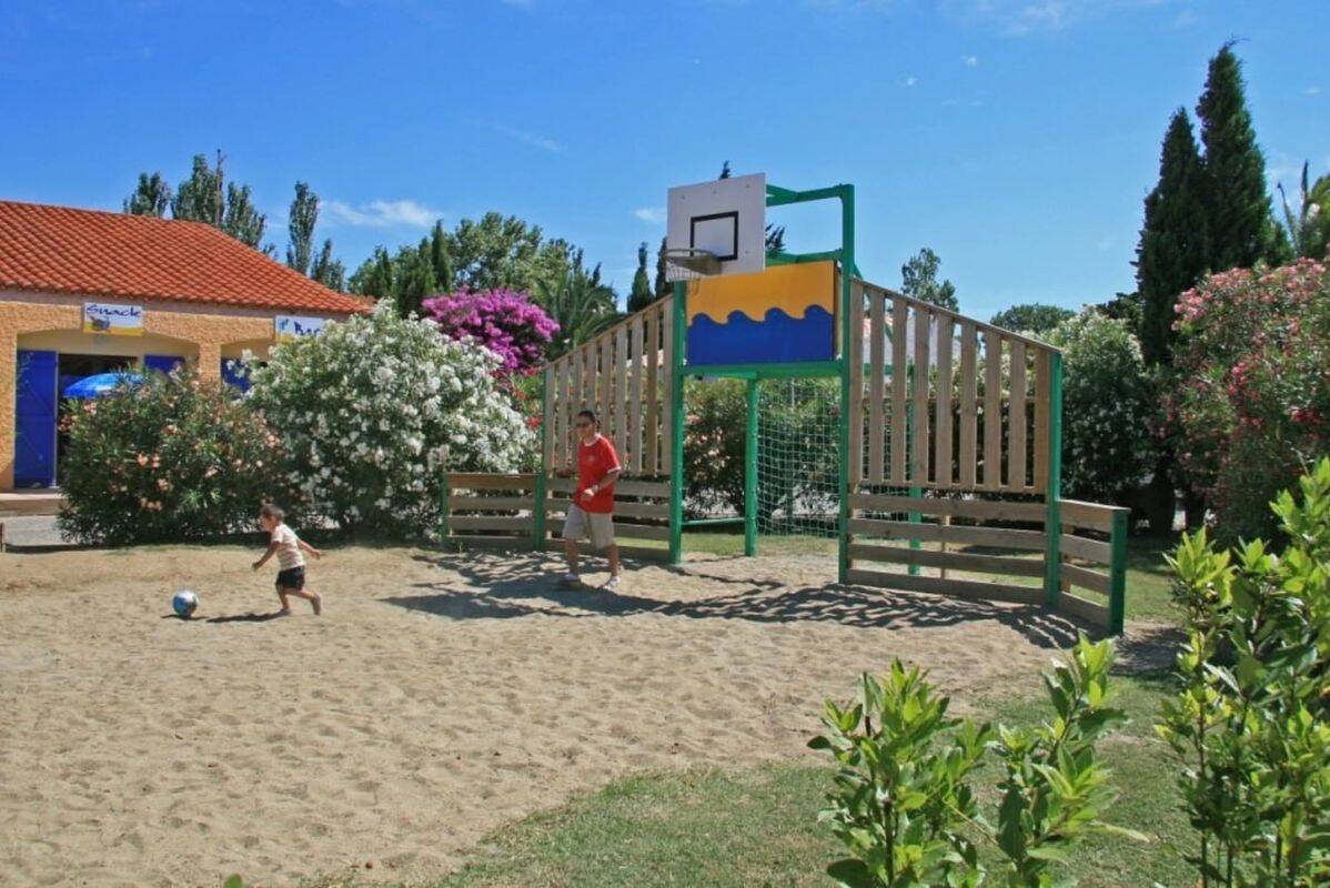 Campsite Camping Le Roussillon, France, Languedoc Roussillon