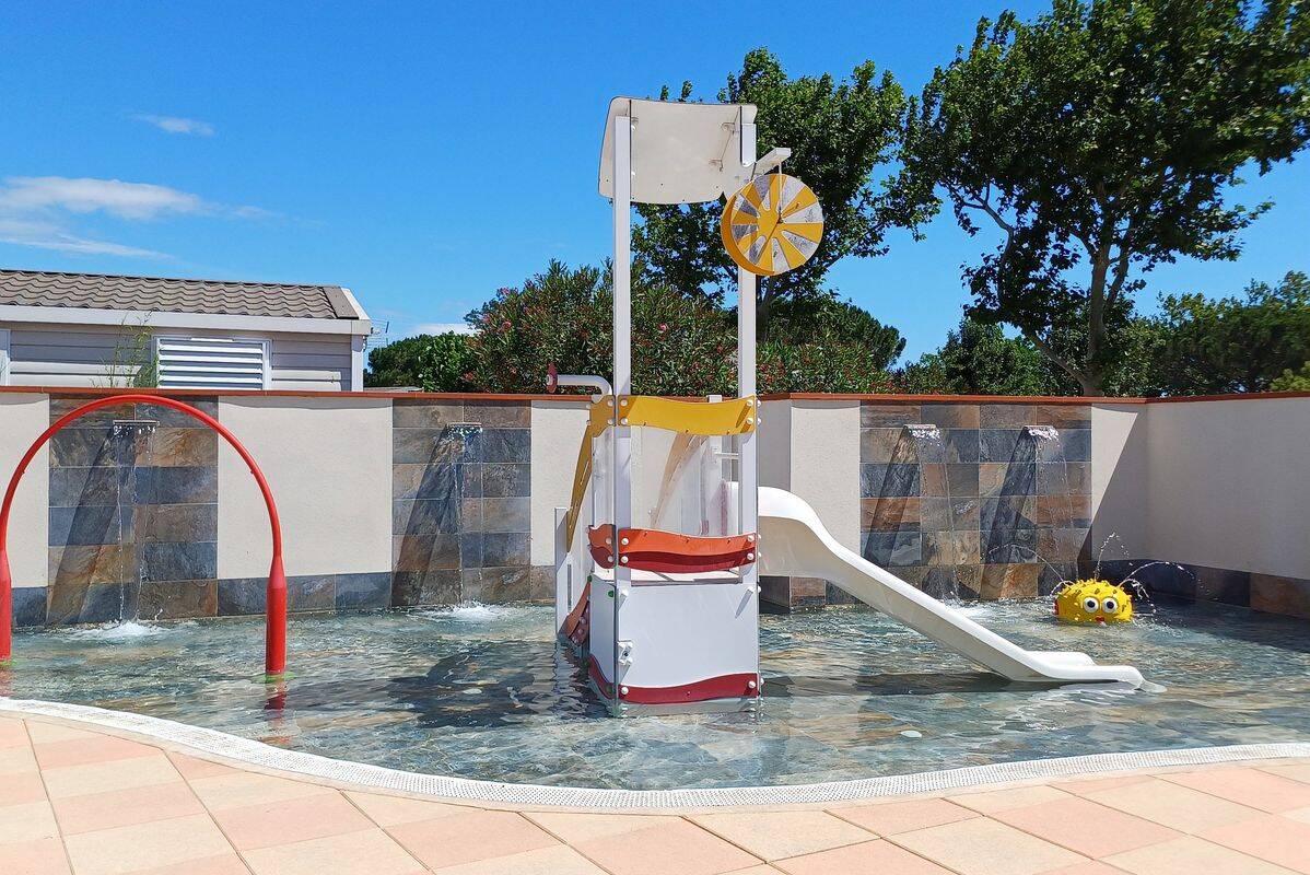 Campsite Camping Le Roussillon, France, Languedoc Roussillon