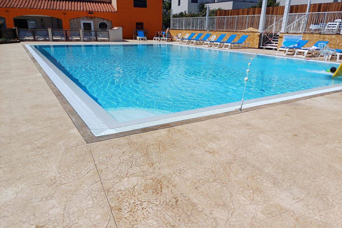 Campsite Camping Le Roussillon, France, Languedoc Roussillon