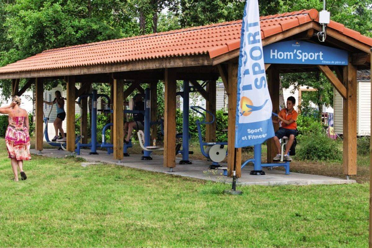 Hom'Sport, le fitness de plein air - Camping Le Soleil des Landes, France, Les Landes, Lit-et-Mixe