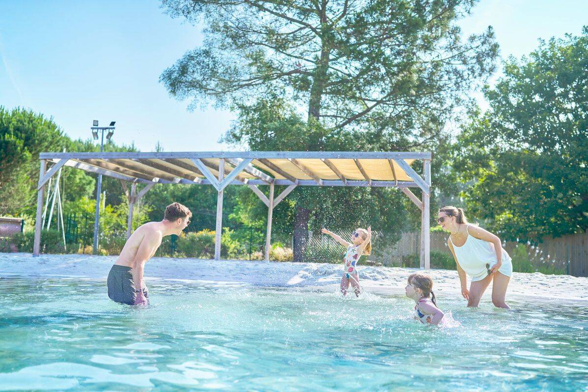 Campsite Les Vignes, France, Landes, Lit-et-Mixe