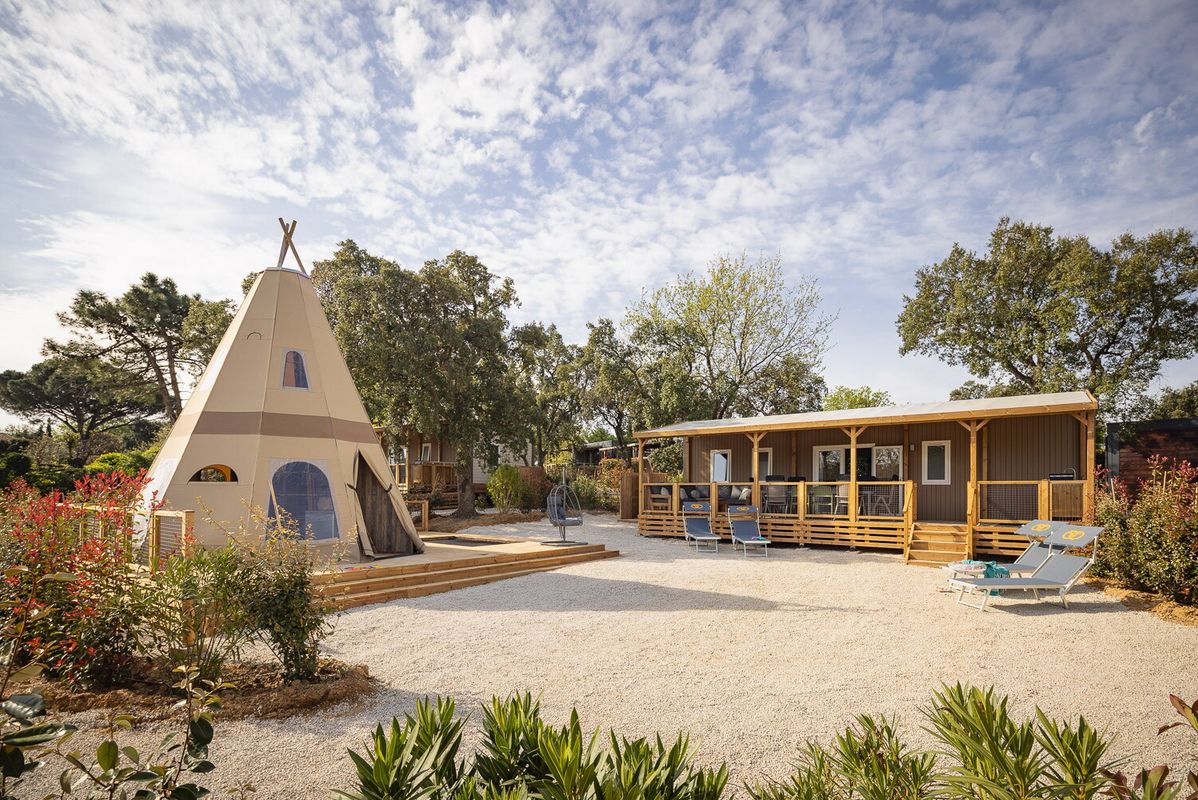 Nouveauté 2025 : découvrez le nouvel hébergement phare dédié aux grandes familles !  - Camping Le Domaine des Naïades, France, Provence Côte d'Azur, Port Grimaud