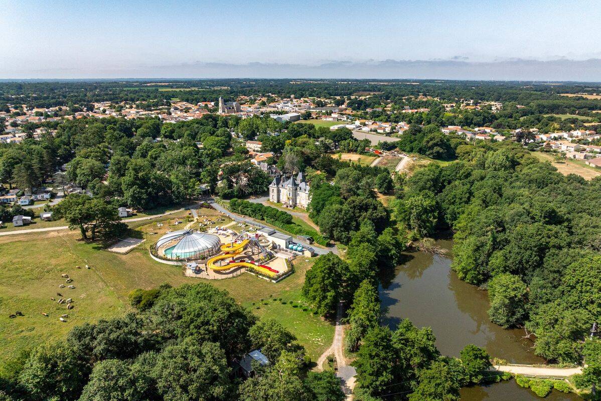 Campsite Château La Forêt, France, Vendée, Saint-Julien-des-Landes
