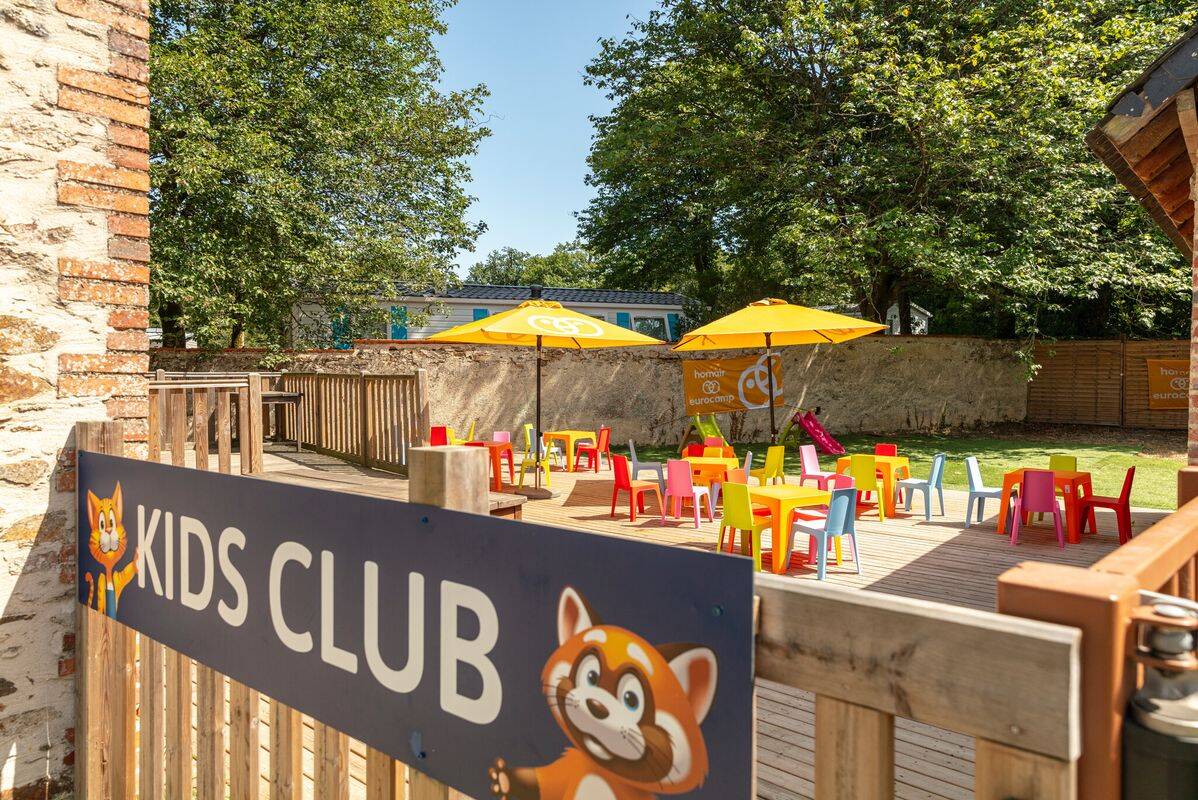 Campsite Château La Forêt, France, Vendée, Saint-Julien-des-Landes