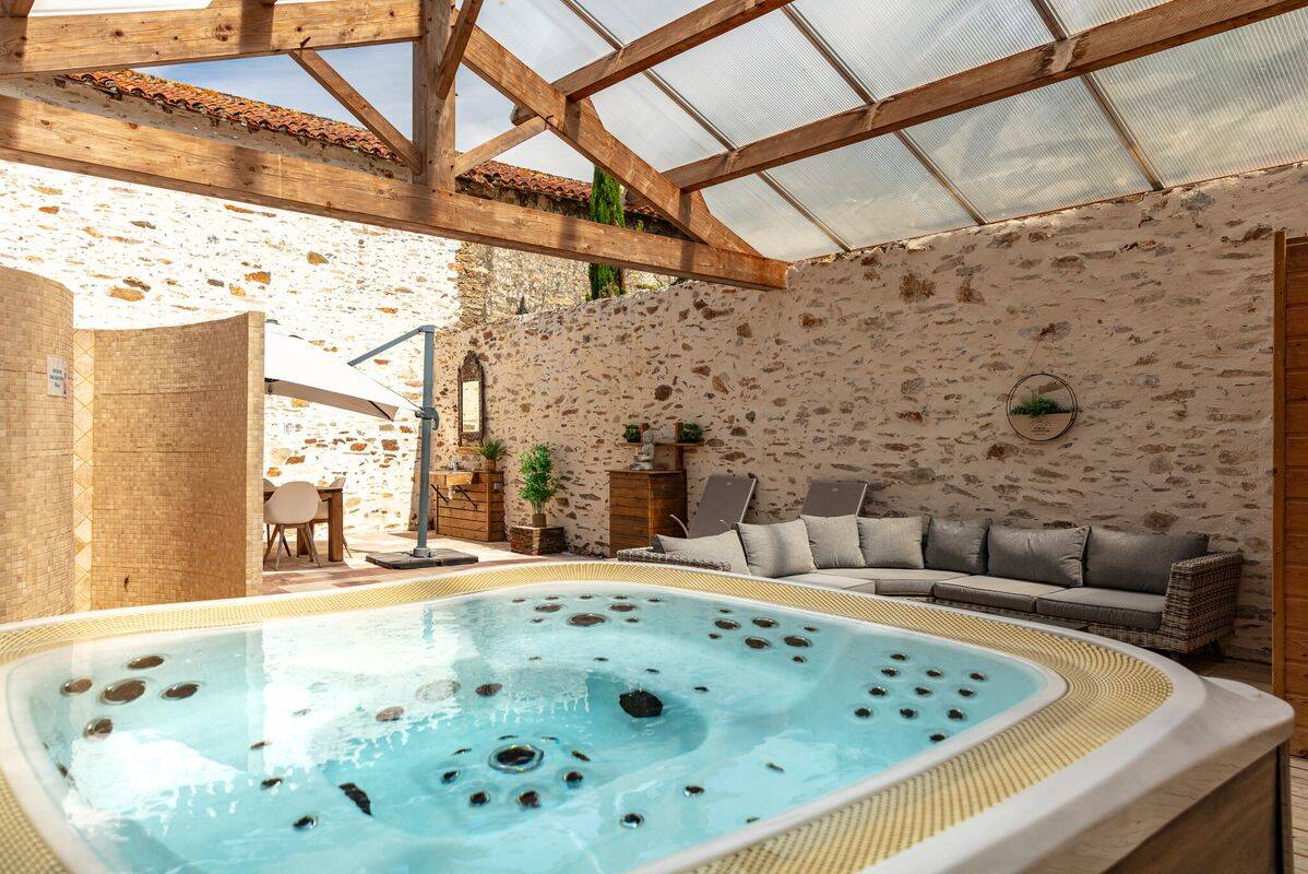 Campsite Château La Forêt, France, Vendée, Saint-Julien-des-Landes