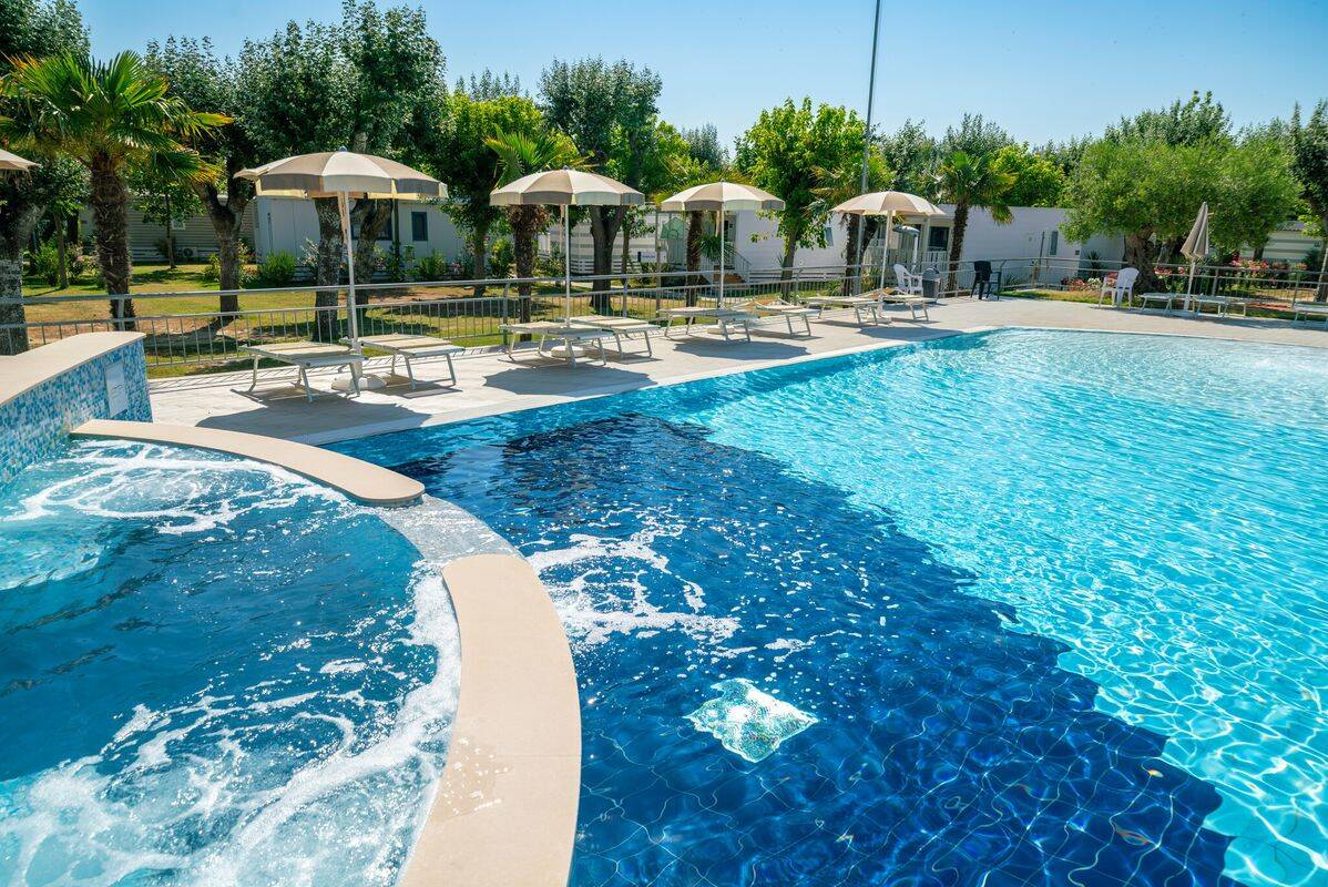 Campeggio Stork, Italia, Abruzzo