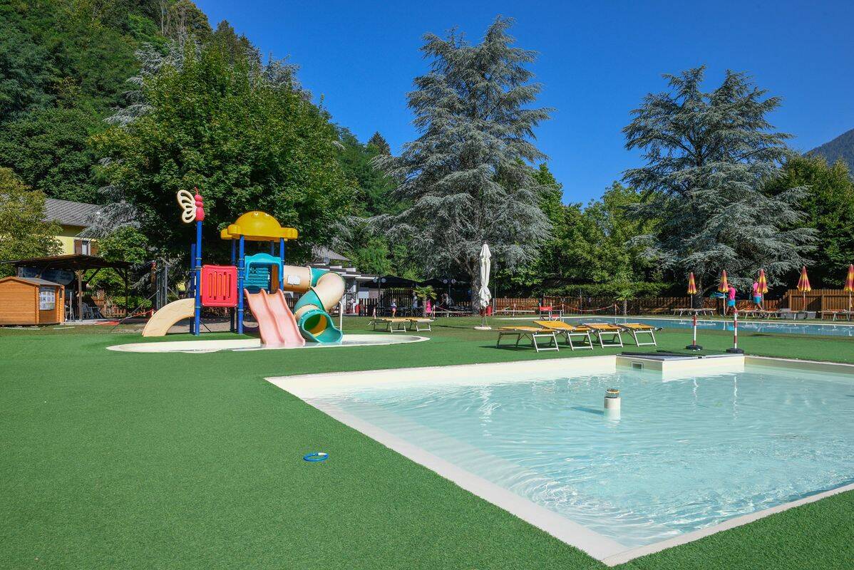 Campeggio Due Laghi Levico, Italia, Lago di Garda