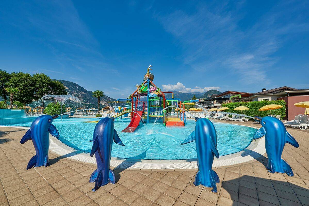 Campeggio Isolino, Italia, Lago maggiore