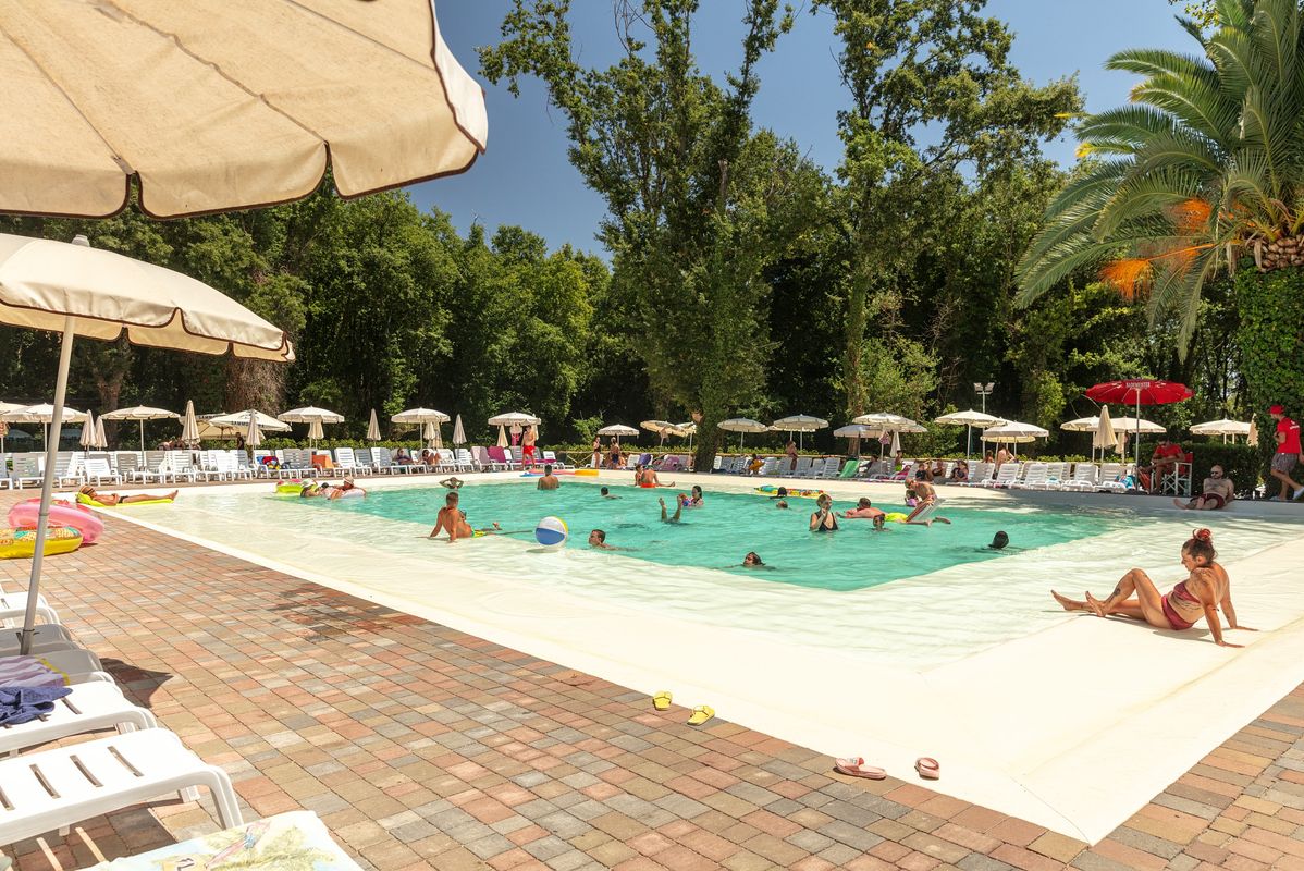 Camping Hu I Pini Village, Italia, Lacio