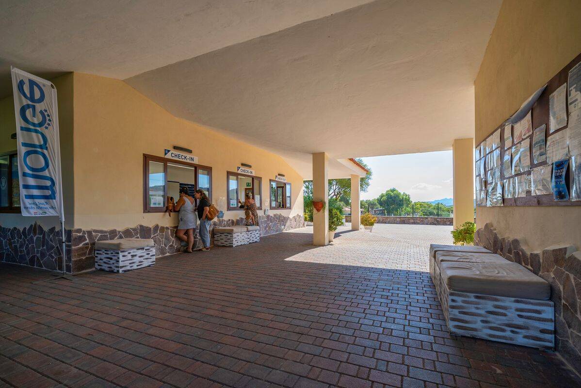 Campeggio Capo d'Orso, Italia, Sardegna