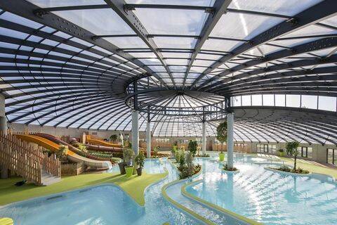Piscine Et Parc Aquatique Dans Le Camping Village Le Domaine D Inly Homair Vacances