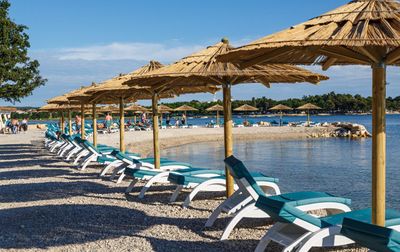 Accès direct à la plage depuis le camping  - Camping Puntica, Croatie, Istrie, Funtana