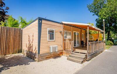 Camping Paris-Est, France, Ile-de-France, Paris-Champigny