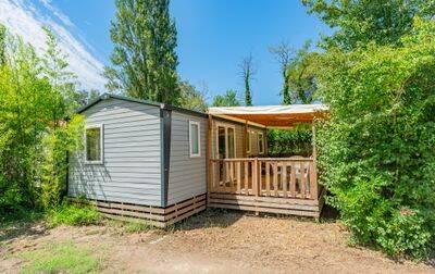 Camping Le Val de Durance, France, Provence Côte d'Azur, Cadenet - Lourmarin