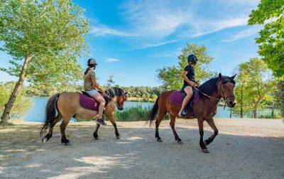 Camping Le Val de Durance, France, Provence Côte d'Azur, Cadenet - Lourmarin