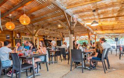 Camping Domaine des Iscles , France, Provence Côte d'Azur, La Roque-d'Anthéron